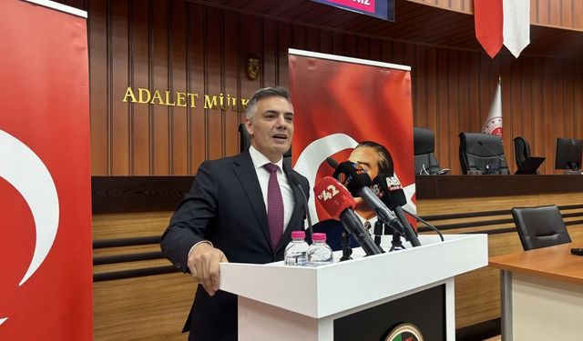 Güven tazeleyen Oktay Unkur mazbatasını aldı!
