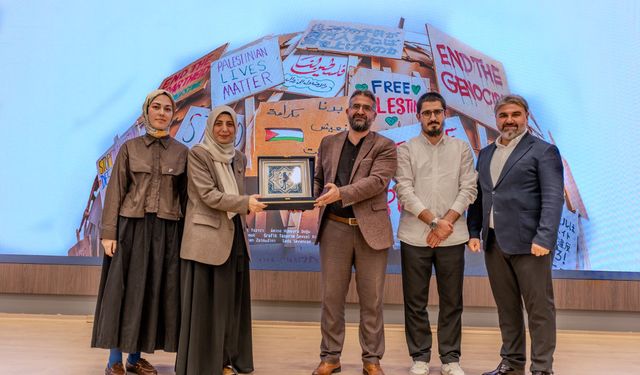 Salondakiler gözyaşlarını tutamadı: Dev yapım Konya’da i̇lk kez ekrana geldi