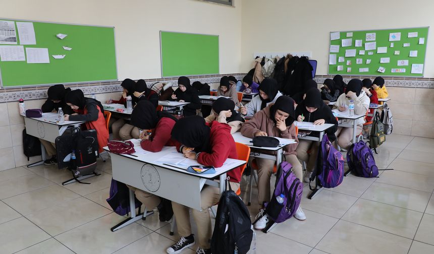 Büyükşehir 86 bin öğrenciye LGS ve TYT sınavı yapıyor