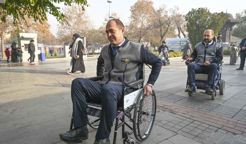 Otobüs şoförlerine engellileri anlamaları için empati eğitimi