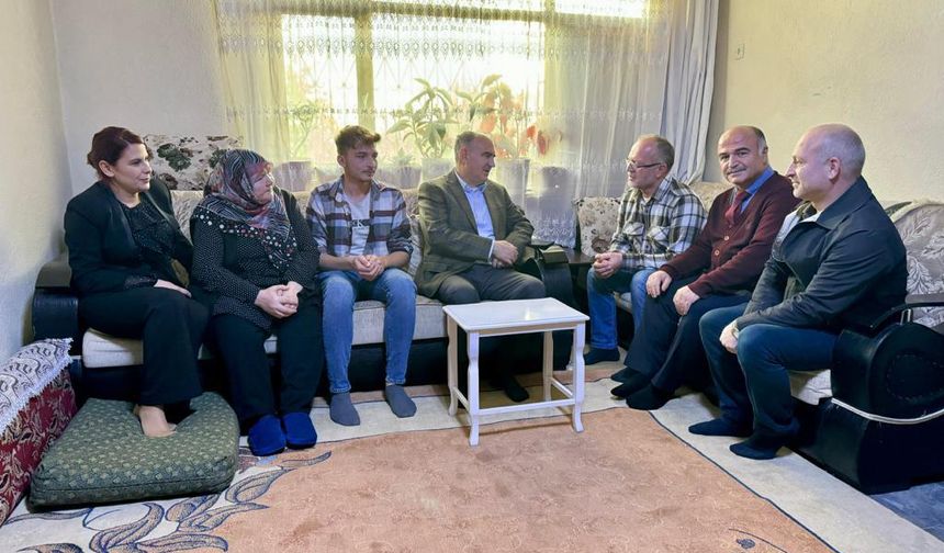 Vali Özkan'dan şehit ailesine ziyaret