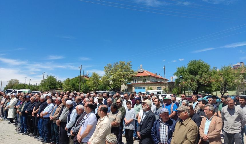 Beyşehir’de çiftçiler yağmur duası etti