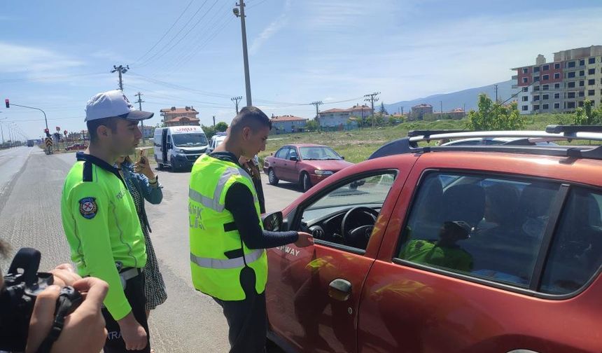 Konya'da özel gençler trafiği denetledi
