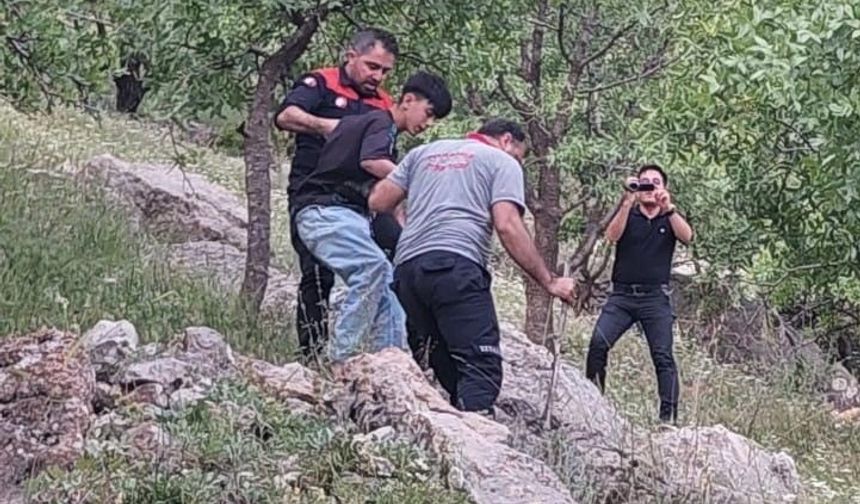 Diyarbakır’da çalılıklarda mahsur kalan 2 çocuk kurtarıldı