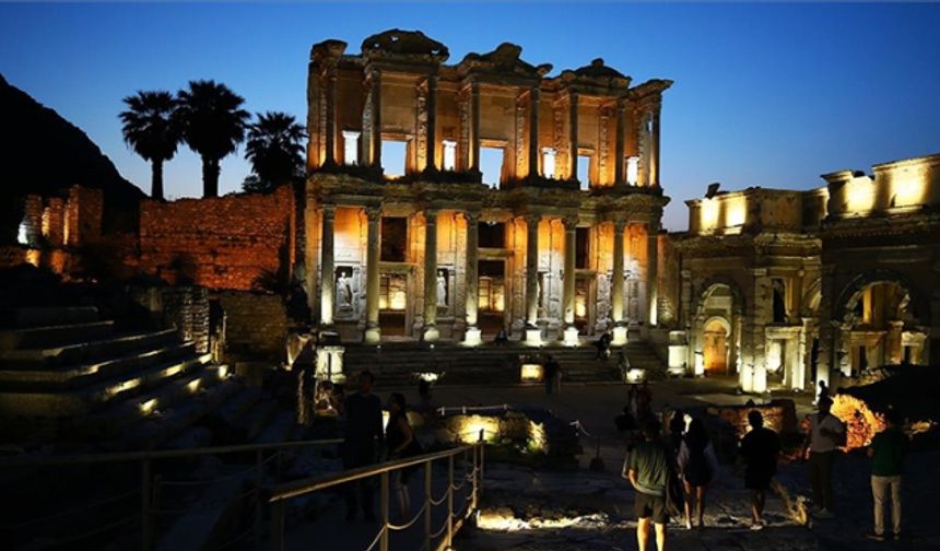 Efes Antik büyülüyor!
