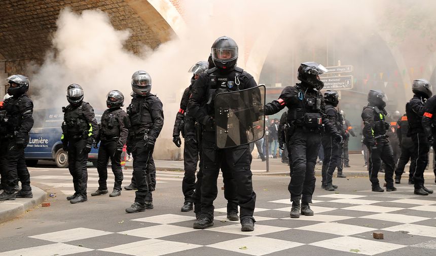 Fransa’da olaylı 1 Mayıs: 47 gözaltı, 15 yaralı