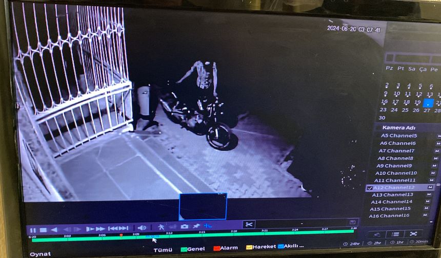Motosiklet hırsızı kameralara yakalandı