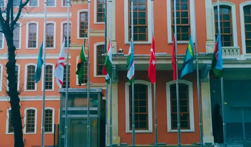 Türk Devletleri Teşkilatı bayraklarını yarıya indirdi