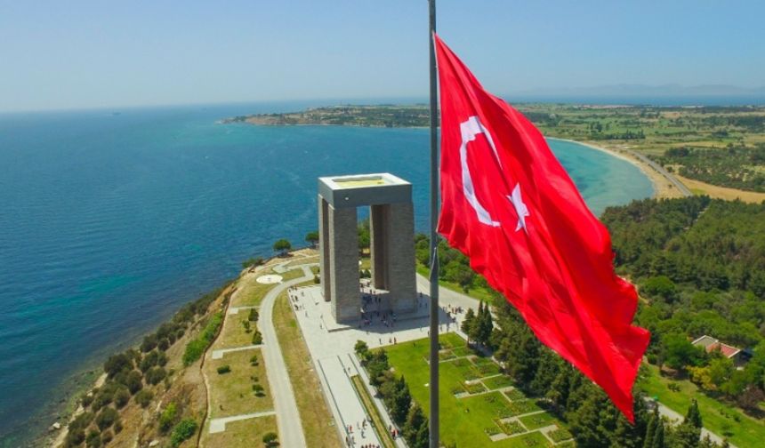 “Çanakkale vatan sevgisinin destanlaştığı kutlu bir zaferdir”