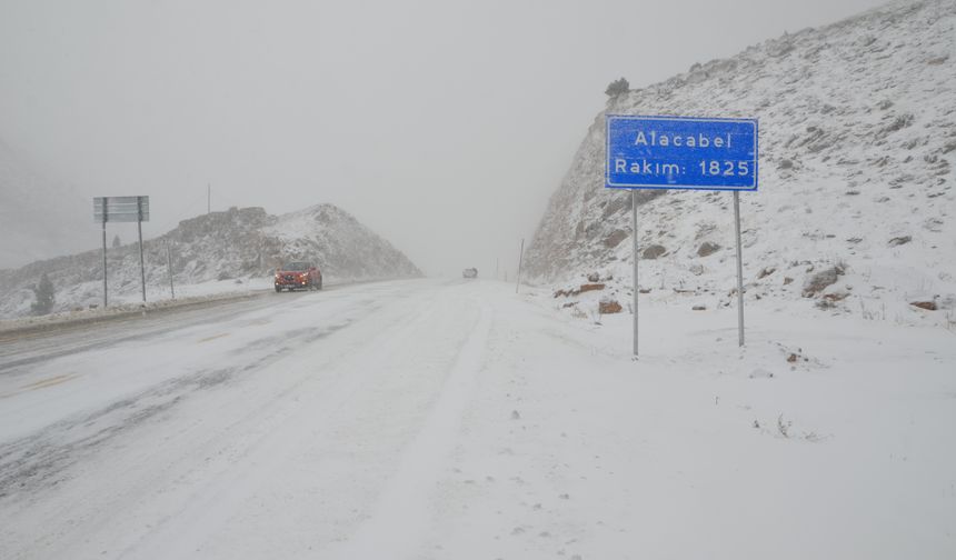 Antalya-Konya kara yolu kapandı mı?