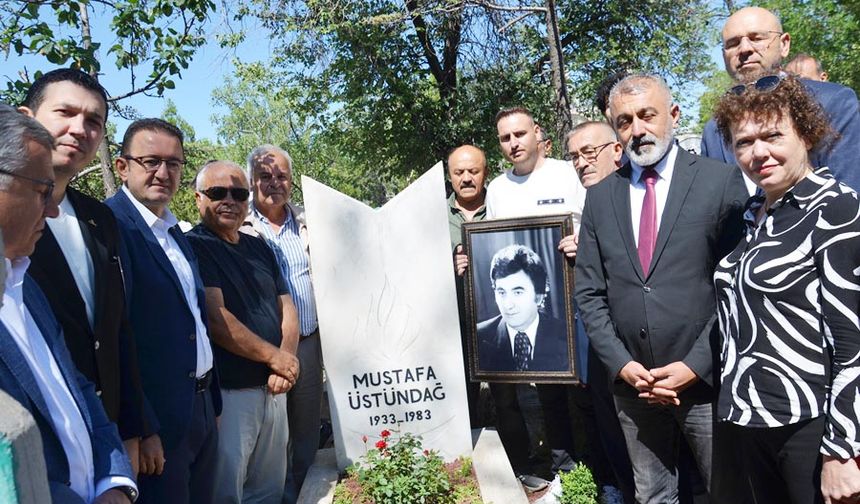 CHP, Üstündağ’ı  mezarı başında andı
