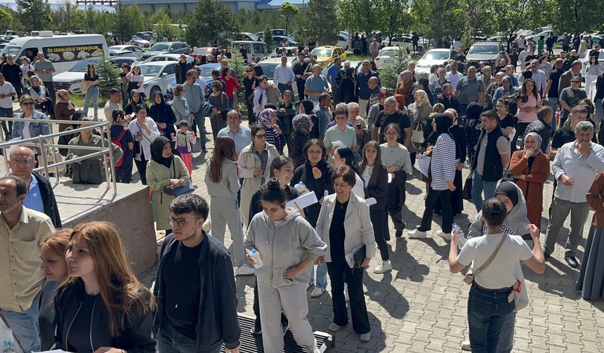 YKS'nin ilk oturumu TYT başladı