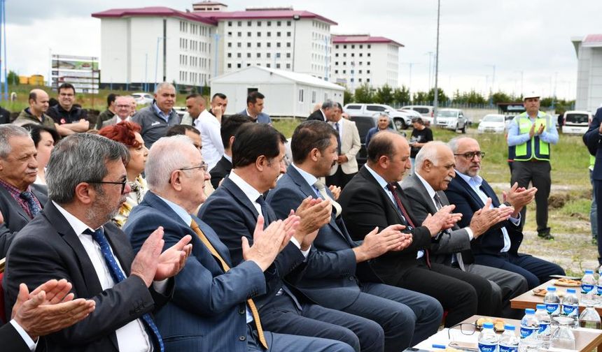 Yeni kütüphane binasının temeli atıldı