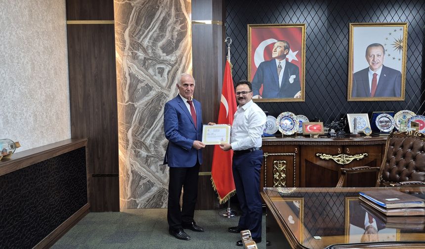 35 yıldır Gediz'de görev yapan Konyalı doktora veda