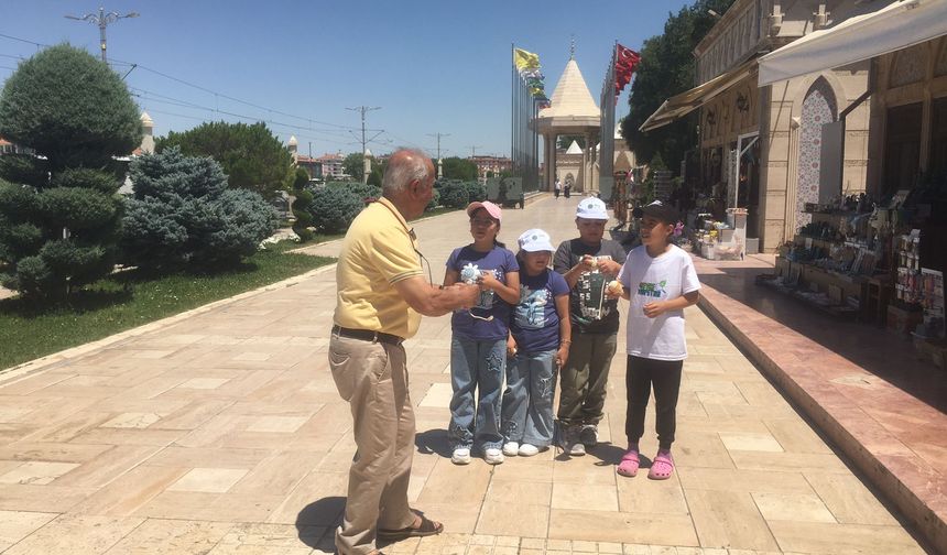 78 yaşında Geleneksel Topaçı Çocuklara sevdiriyor