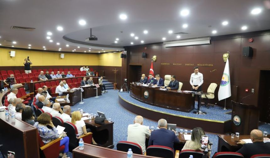 Hazreti Muhammed'in karikatür çizimini yayımlayan dergiye tepki