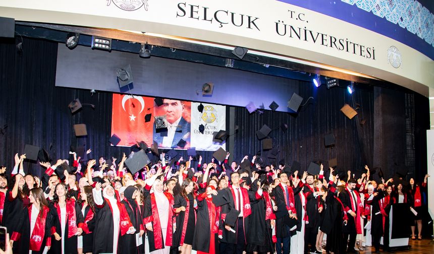 Konya'da sağlık alanına 185 genç hekim katıldı