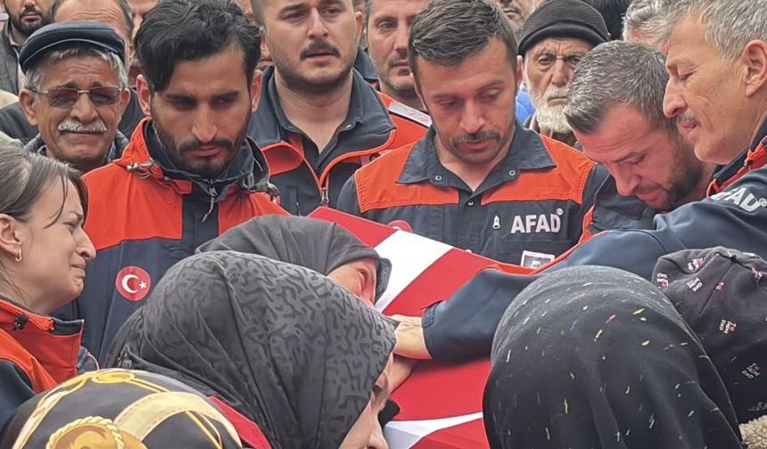 Karadeniz’deki arama kurtarma operasyonunda çifte acı: Kahraman personelin vedasında yürekler dağlandı