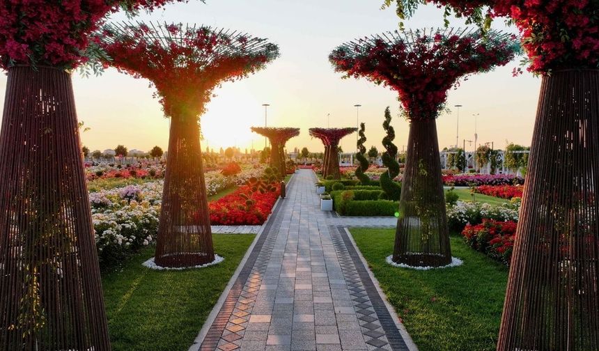 Konya’da görsel şölen başladı: Mevlana Gül Parkı kapılarını yeniden açtı!