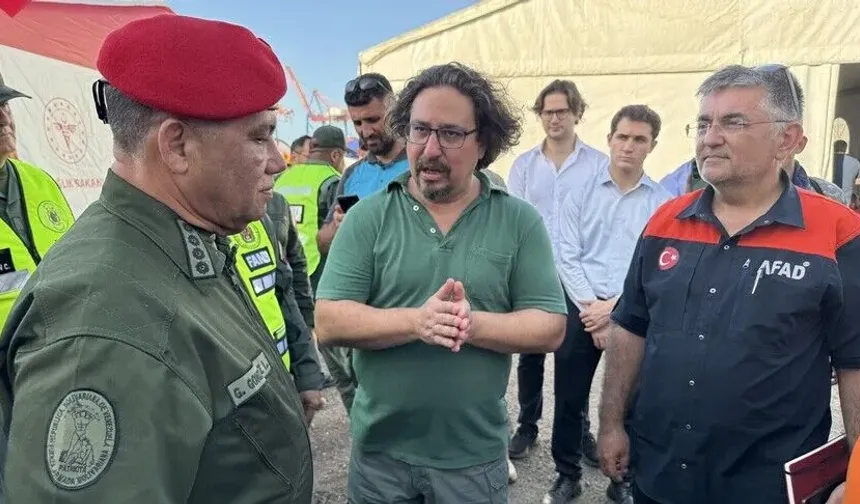Deprem bölgesinde sıcak saatler! Venezuelalı bakanlar enkaz başında Türk ekiplerini ziyaret etti