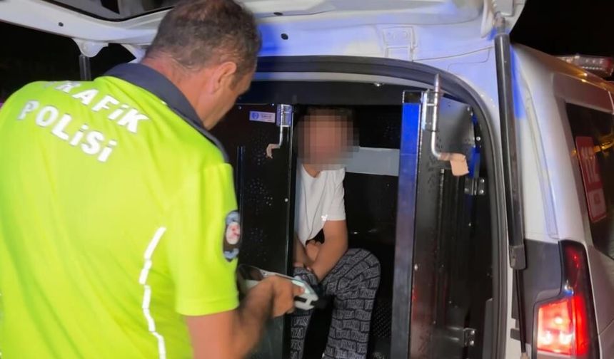 Aksaray'da alkollü sürücü polisi bile şaşkına çevirdi! “150 TL param var” sözleri kamerada
