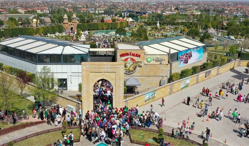 Meram’ın gözbebeği 80 Binde Devr-i Alem Parkı'nda yaz mesaisi başladı: Kapılar akşam 20.00’ye kadar açık!