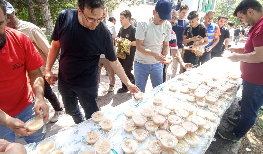 Gelenek yine bozulmadı! Teknik Isıl İşlem’den Konya sanayisine aşure ikramı