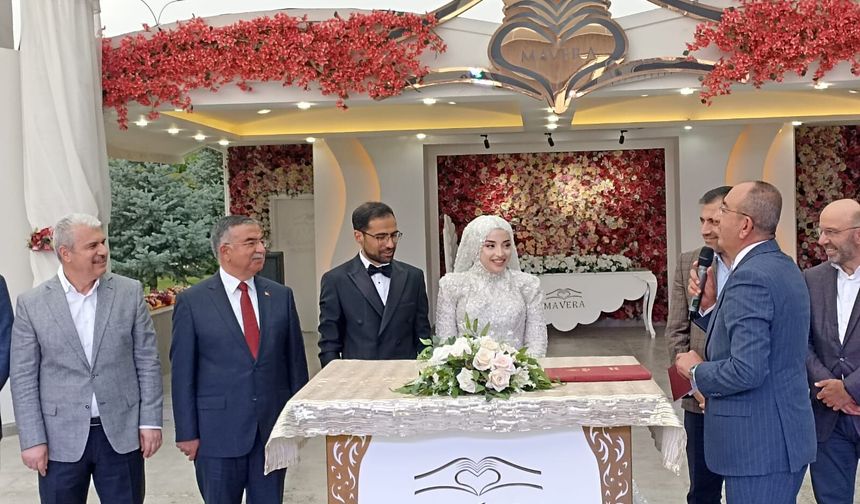 Rabia ve Abdullah Halit çiftine bir ömür mutluluklar dileriz!
