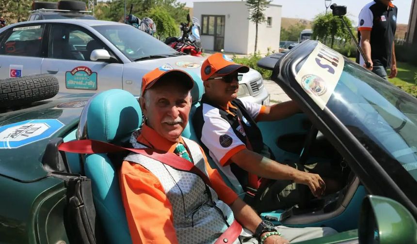 Ralli sporcuları yaşlılarla bir araya geldi!