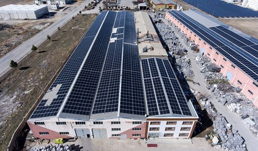 Çatılar artık elektrik üretiyor!