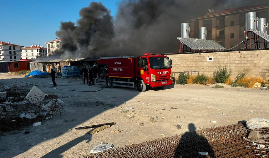 Konya’da TOKİ şantiyesinde yangın: Konteynerler alev aldı!