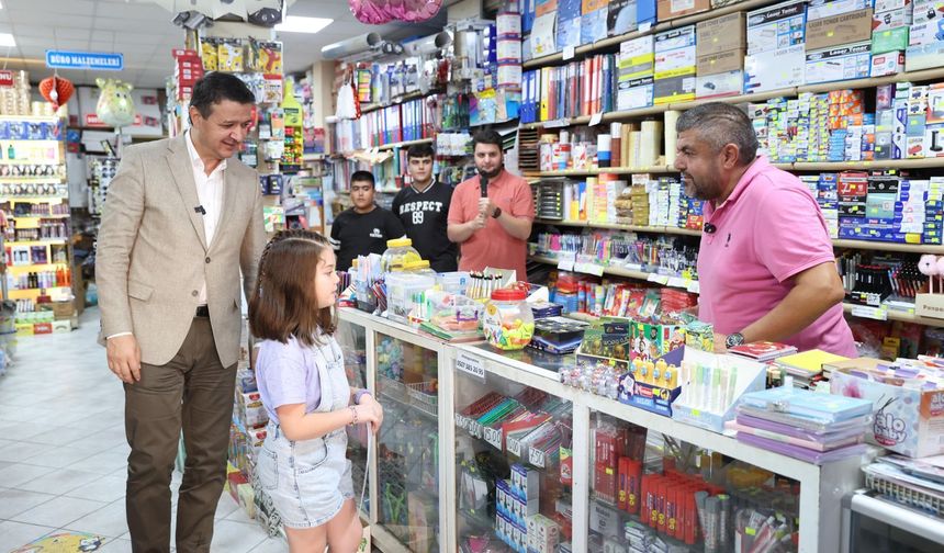 Başkan Mahmut Arıkan okul alışverişinde isyan etti