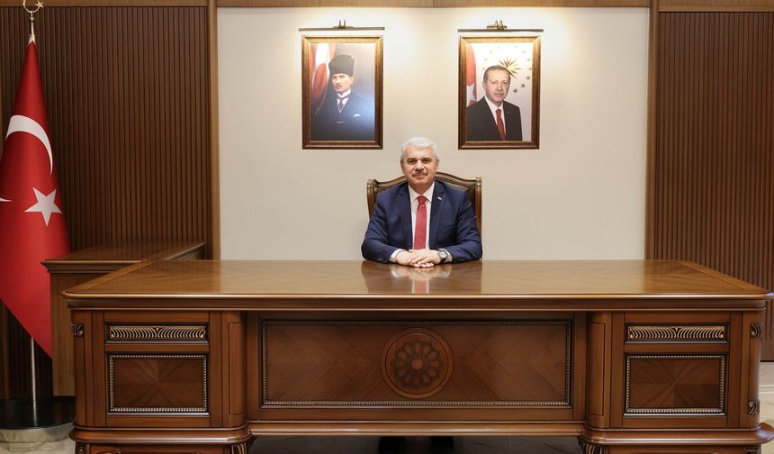 Vali Akın: "Gazilerimiz bağımsızlığımızın tunçtan kalesidir"