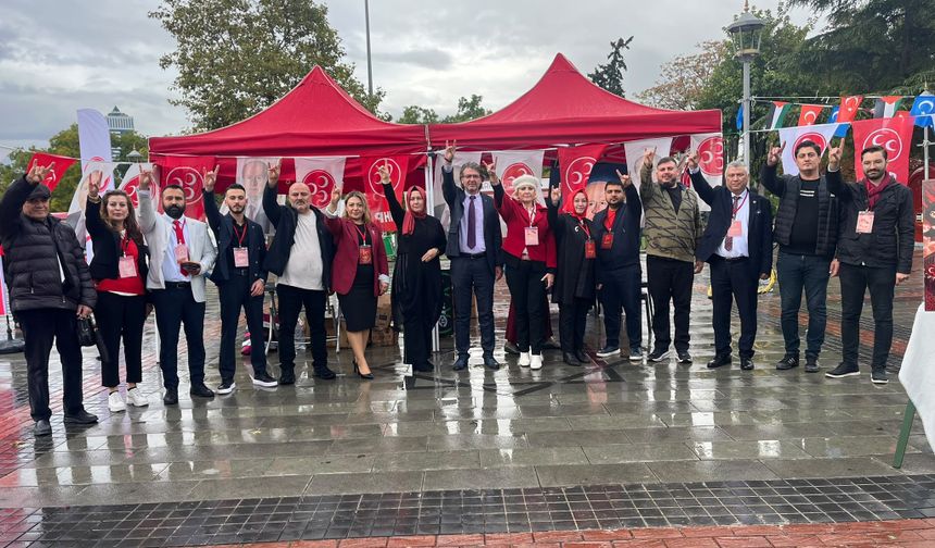 MHP Selçuklu'dan 29 Ekim'e özel program: Başkan Kavas ve teşkilat vatandaşlarla buluştu!