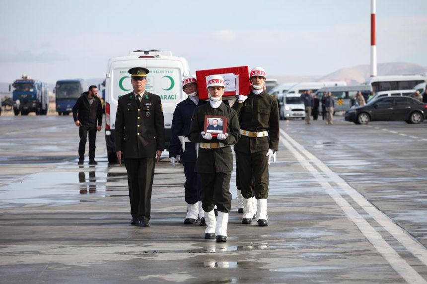 Şehit Uzman Çavuş Güven'in cenazesi memleketine uğurlandı