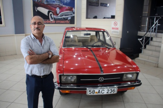 Sivas&#039;ta yaşayan Metin Şahin, Türkiye&#039;de tek olan aracını büyük tekliflere rağmen satmayarak gözü gibi bakıyor.