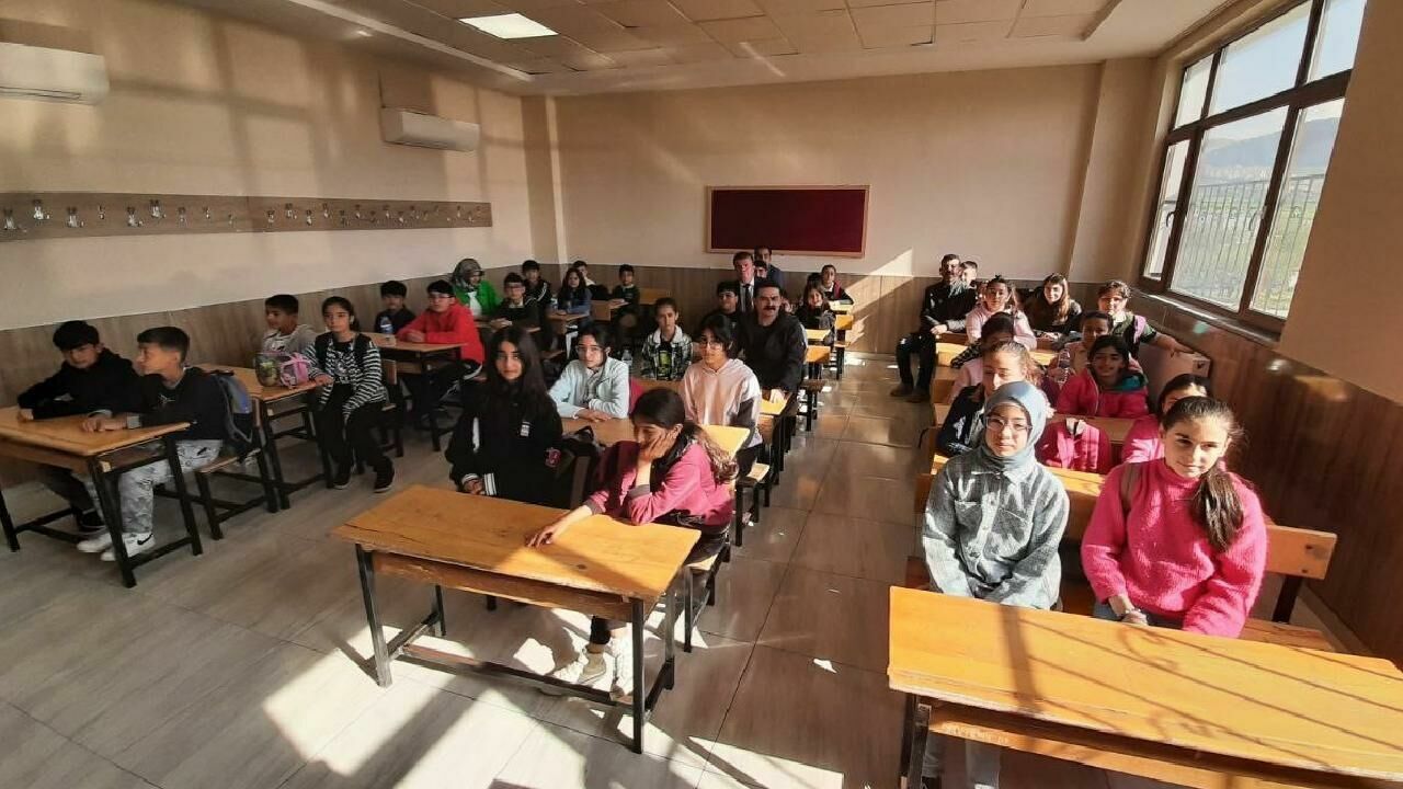 okul-sinif-ogrenci-adiyaman-iha-2035027