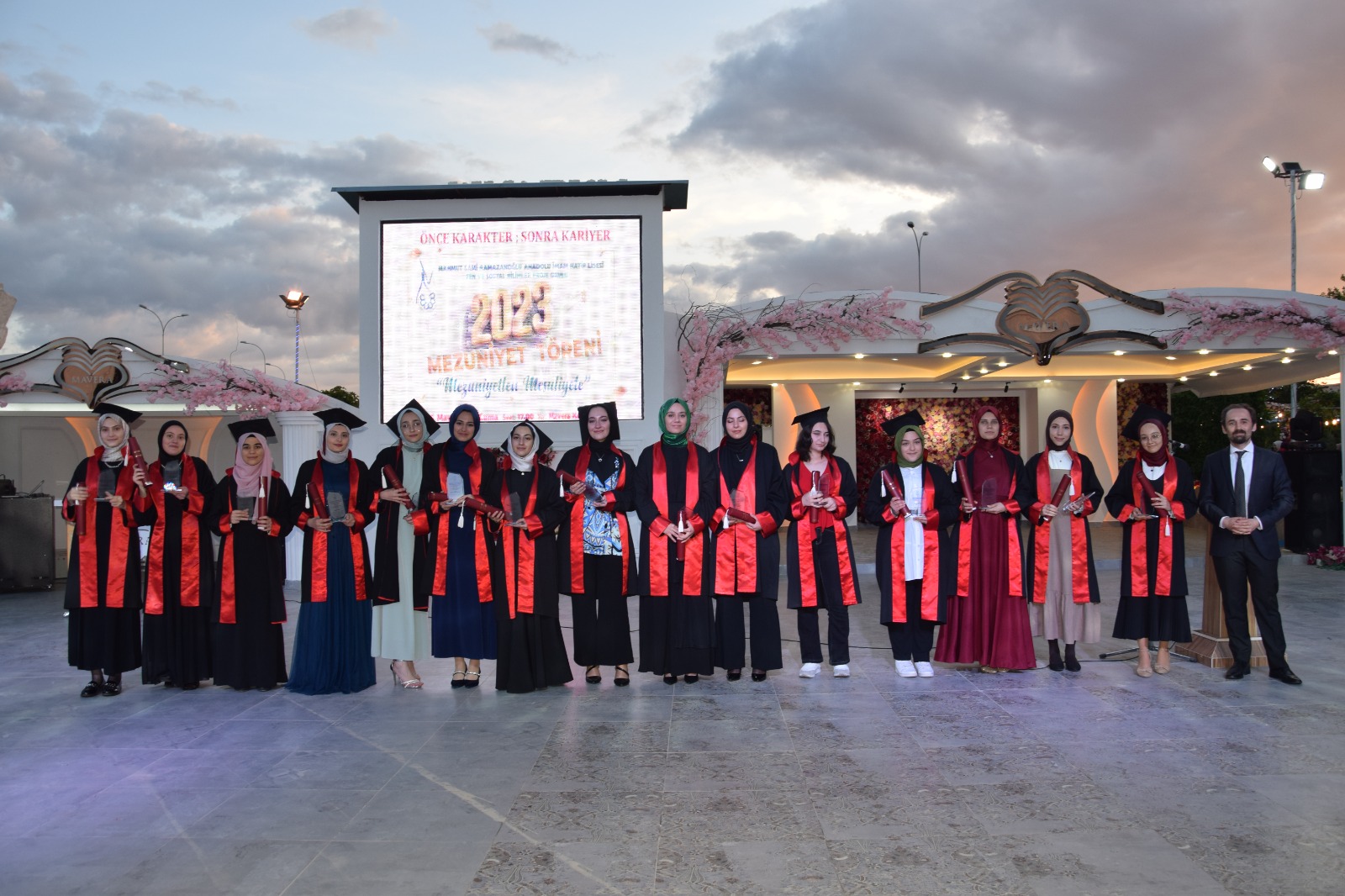 Mahmut Sami Ramazanoğlu Anadolu İmam Hatip Lisesi’nden muhteşem mezuniyet töreni (3)