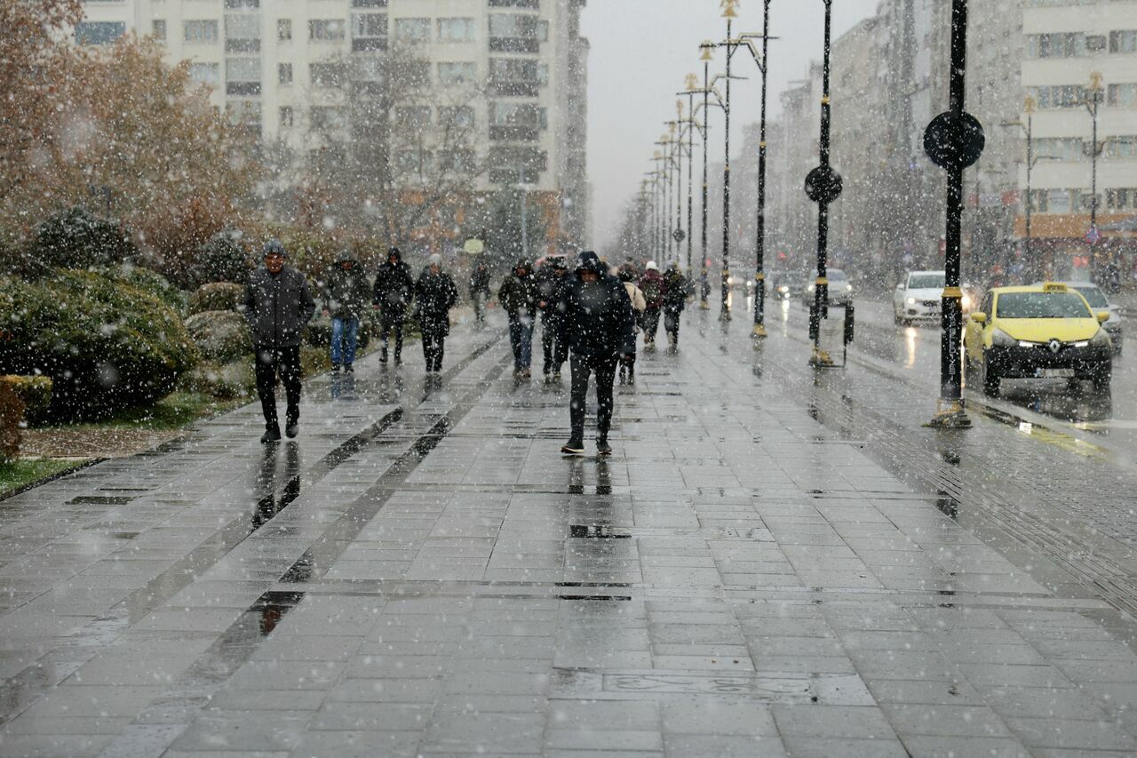 AW100285_03
