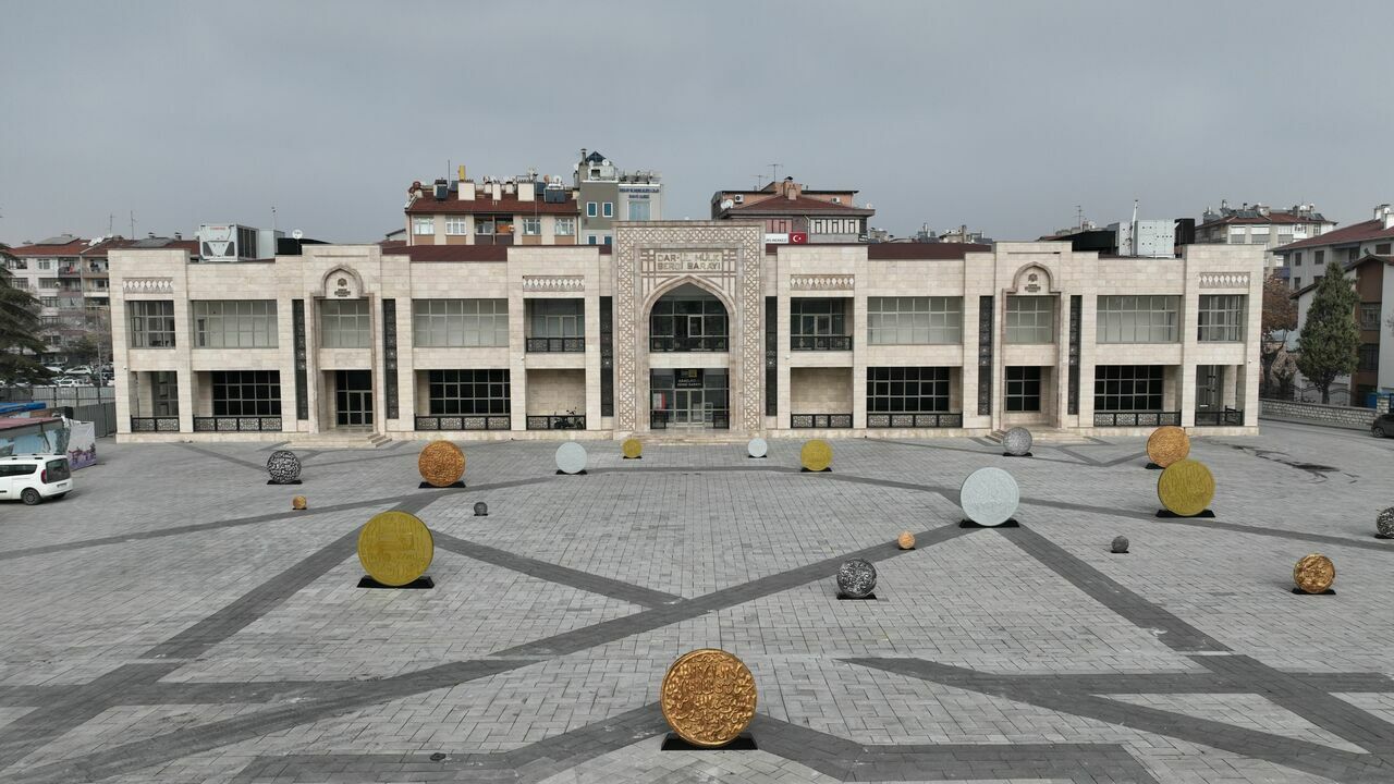 Darü'l Mülk Sergi Sarayı