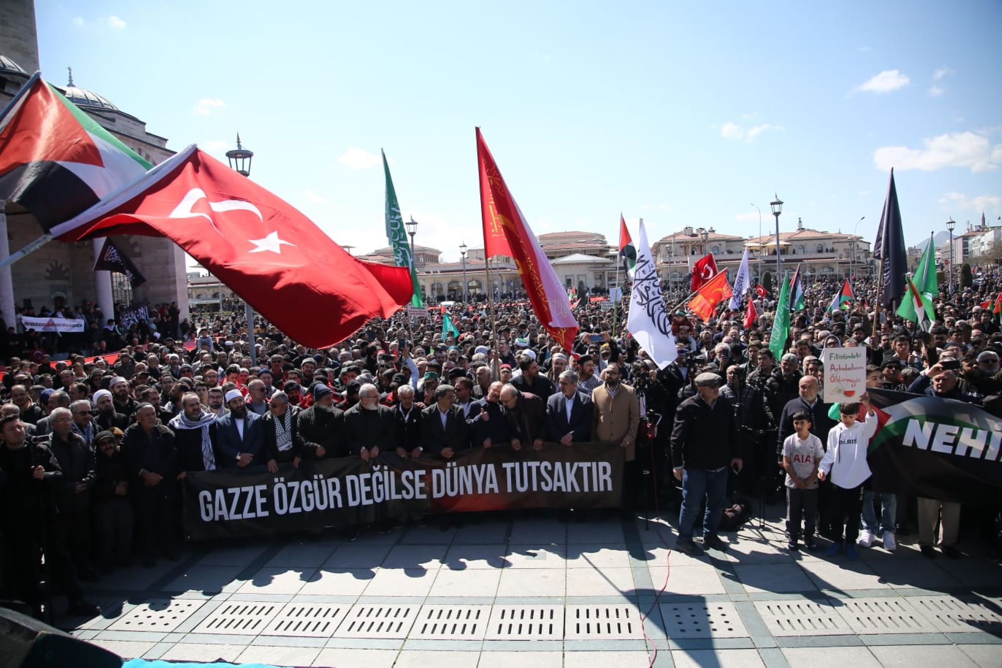 Şehir Gazze için ayakta!