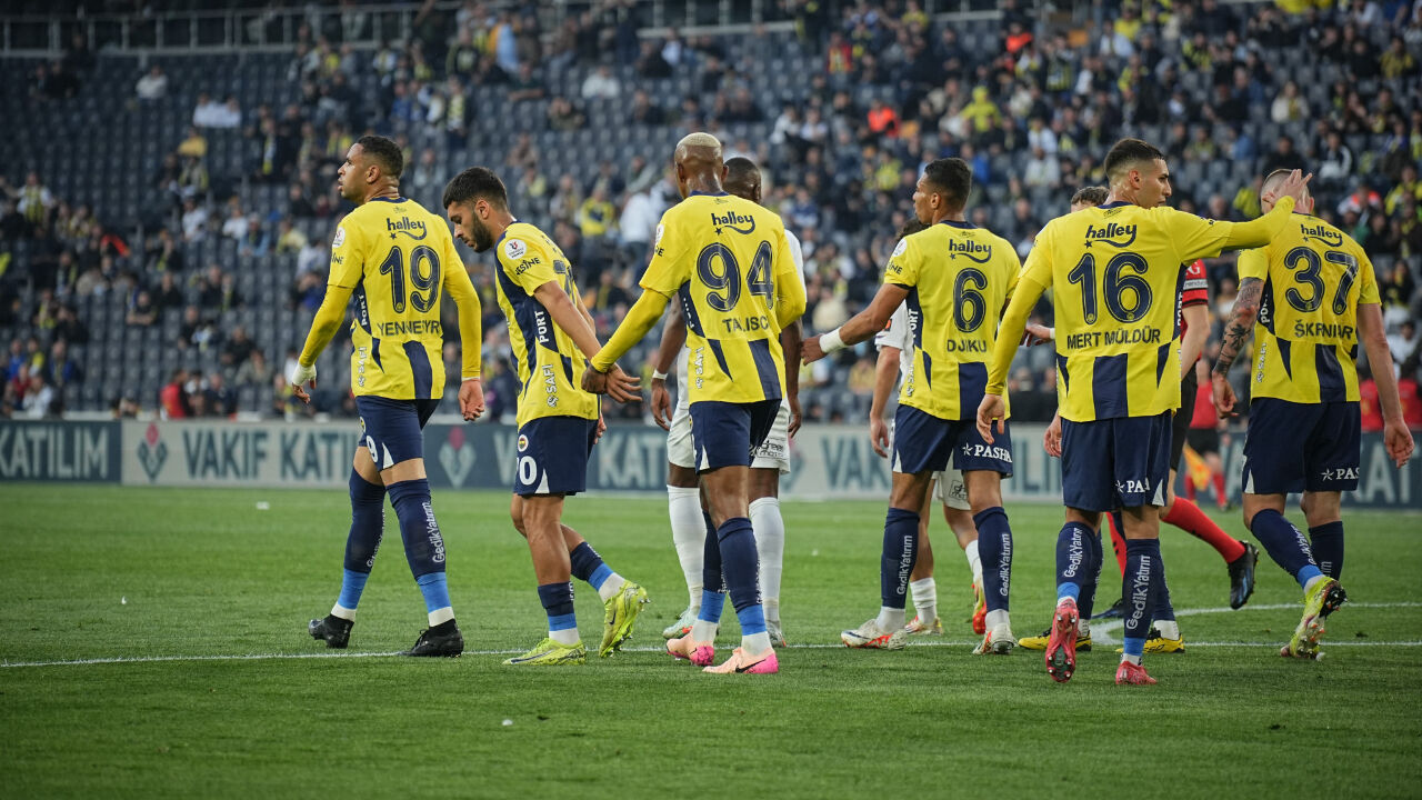 682A28E390B2B Fenerbahce Ust Uste 4 Kez Ligi Ikinci Tamamlayacak