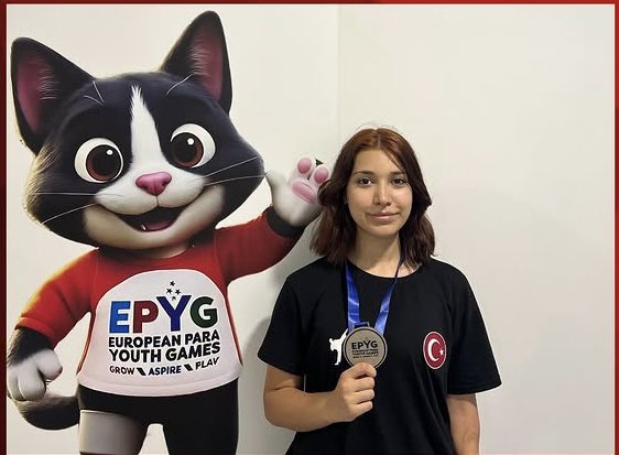 Azra Tokmak’dan Avrupa’da Gümüş Madalya! (1)