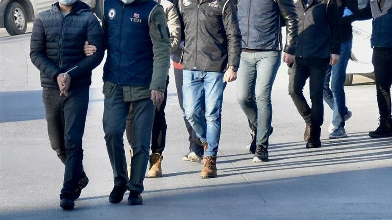 Fetonun Disisleri Yapilanmasina Operasyon 4 Ilde 8 Gozalti Xcua