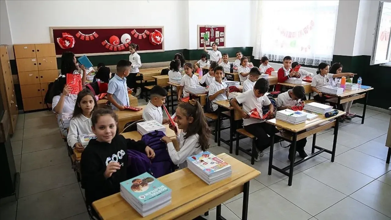 Persembe Gunu Okullar Tatil Mi 1 Ocak Yarim Gun Mu Tam Gun Mu 1759827 20251231121334