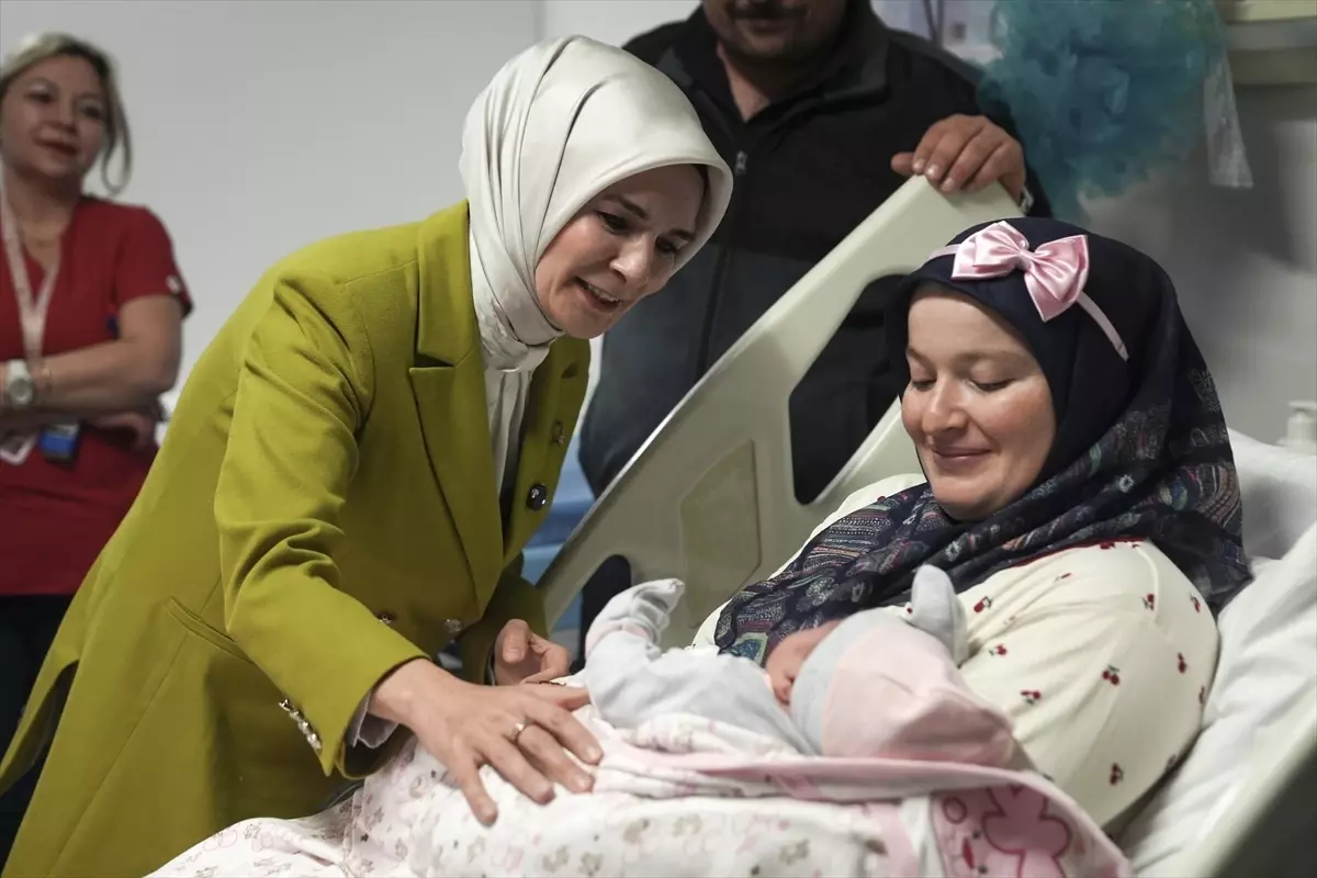 Bakan Goktas Tan Dogum Yapan Annelere Yeni Yi 19413917 Amp