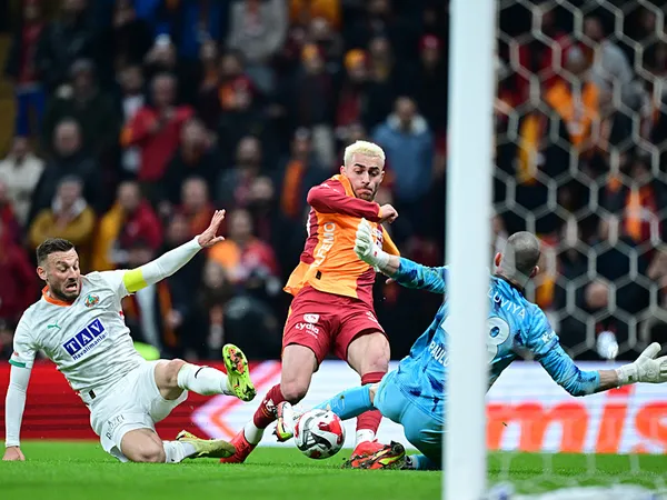0X0 Galatasaray Alanyaspor Macinda Gol Iptali Karari Var Devreye Girdi 1772302147698