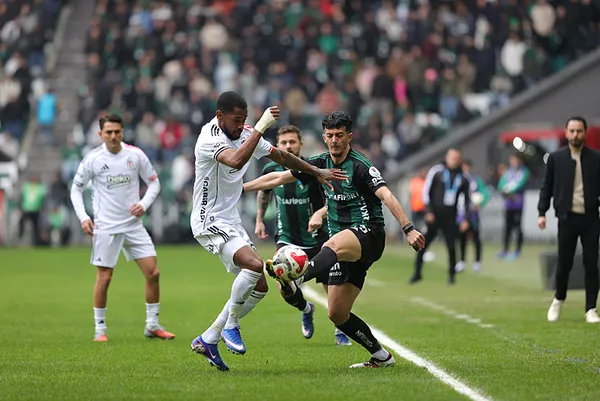 0X0 Kocaelispor Besiktas Macinda Ortalik Karisti Taraftara Susun Isareti 1772293193054