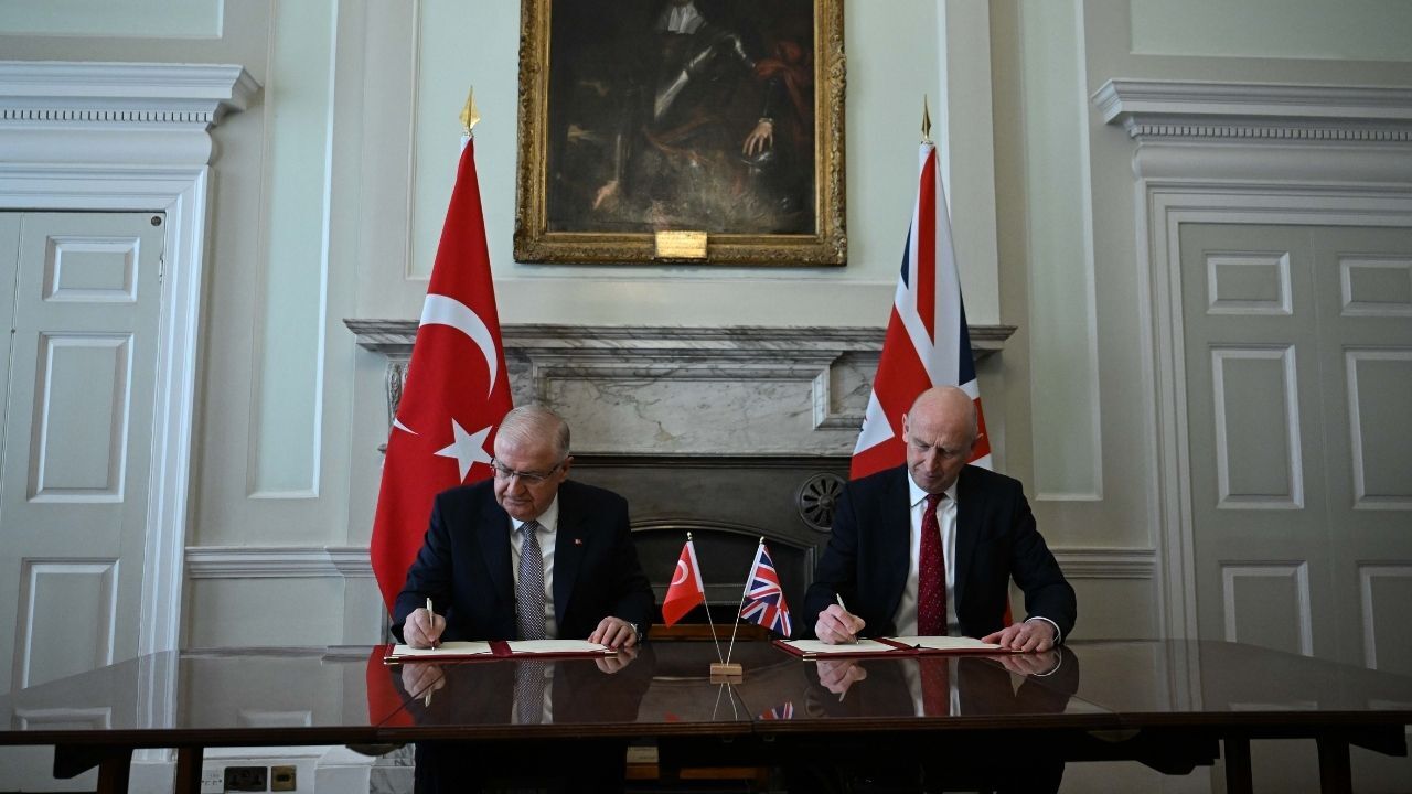 Kırmızı Ve Beyaz Modern Son Dakika Haberleri Youtube Küçük Resmi (87)