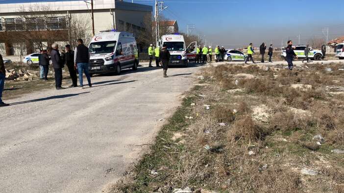 Konyada Belediye Otobusu Ogrenci Servisiyle Carpisti 001